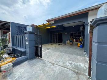 House at Taman Flora Heights, Pasir Gudang, photo 1