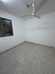 Flat at Level 1 Taman Ungku Tun Aminah, Skudai, photo 4