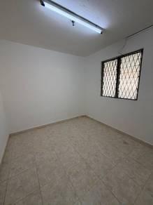 Flat at Level 1 Taman Ungku Tun Aminah, Skudai, photo 3