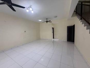Jalan Perjiranan 12, Johor Bahru的房屋，照片1