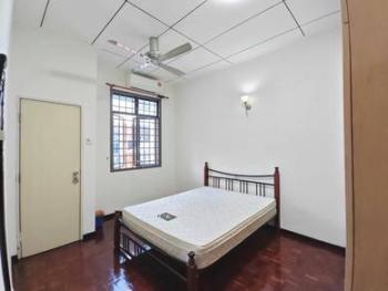 Bilik tidur – Rumah di Jalan Harmonium 22/x, Tebrau, foto 5