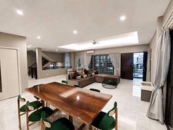 Bungalow at Sri Ukay, Ampang, photo 1