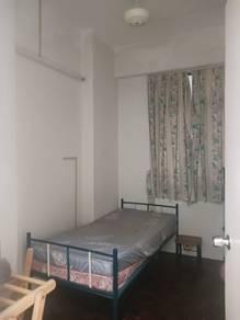 Condominium at Persiaran Sungai Emas, Batu Ferringhi, photo 3