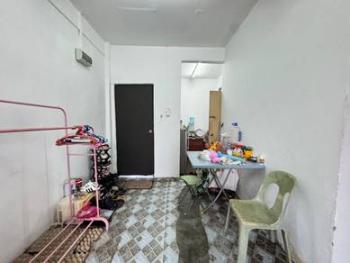 Lima Kedai, Skudai的平层住宅，照片3