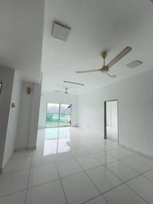 Ruang tamu & makan – Apartmen di Taman Kobena, Johor Bahru, foto 1