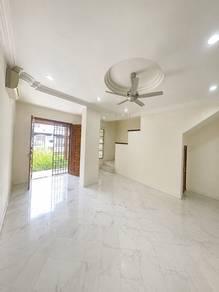 Living & dining – House at Jalan Gamelan, Bandar Bukit Raja, photo 3