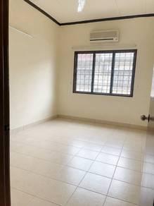 Bedroom – House at Jalan Gamelan, Bandar Bukit Raja, photo 7