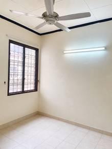 Bedroom – House at Jalan Gamelan, Bandar Bukit Raja, photo 5
