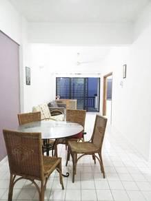 Ruang tamu & makan – Kondominium di Paradise Lagoon, Port Dickson, foto 4
