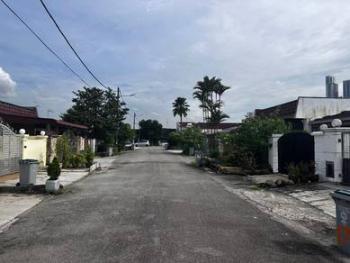 Taman Pelangi, Johor Bahru的房屋，照片1