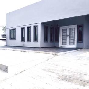Bungalow at Kampung Aman @ Larkin, Johor Bahru, photo 2