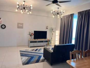 Living & dining – Condominium at Lakepoint Residence, Cyberjaya, photo 10