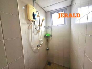 Bathroom – Condominium at Jelutong, Jelutong, photo 7