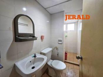Bathroom – Condominium at Jelutong, Jelutong, photo 6