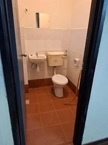 Bathroom – House at Taman Puncak Jalil, Puncak Jalil, photo 10