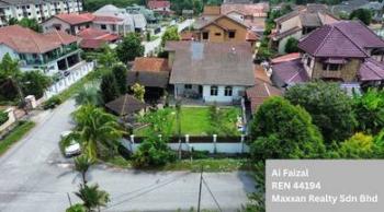 Bungalow at Seksyen 3, Bangi, photo 1