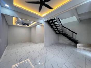 Ruang tamu & makan – Rumah di Jalan Kesumba, Bukit Beruntung, foto 1