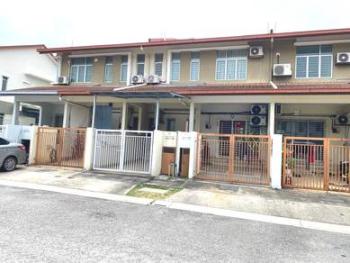 Townhouse at Taman Bukit Serdang, Seri Kembangan, photo 1