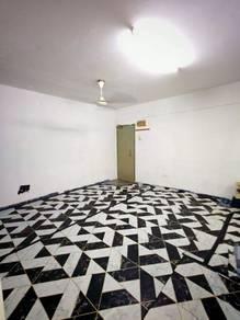 Apartment at Seri Indah, Seri Kembangan, photo 2