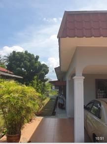 Banglo di Taman Long Jaafar C, Taiping, foto 6