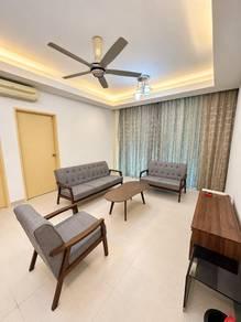 客厅/饭厅 – Peak Suites, Kota Kinabalu的共管公寓，照片1