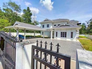 Bungalow at Bandar Bukit Mahkota, Bangi, photo 1