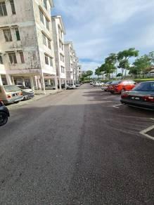 Jalan Enau, Johor Bahru的平层住宅，照片7