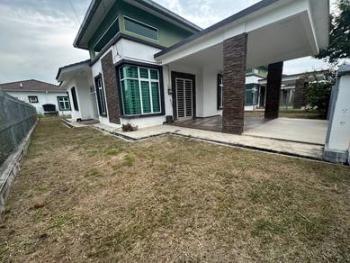 Exterior – Bungalow at Taman Belimbing Setia, Durian Tunggal, photo 1