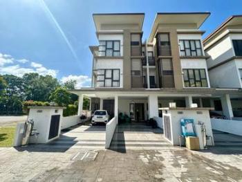 Rumah Bandar di Bandar 16 Sierra, Puchong, foto 1