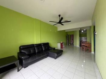Ruang tamu & makan – Pangsapuri di Anggerik Villa 2, Kajang, foto 4