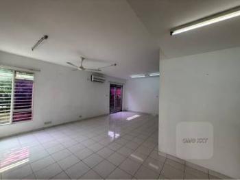Living & dining – House at Aman Perdana, Aman Perdana, photo 5
