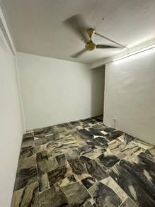 Flat at PKNS Seksyen 7, Shah Alam, photo 3