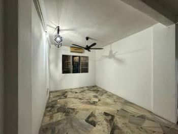 Flat at PKNS Seksyen 7, Shah Alam, photo 1