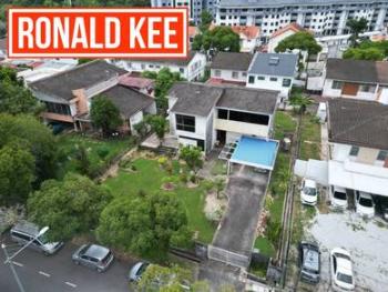 Bungalow at Pulau Tikus, Pulau Tikus, photo 1