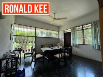 Bungalow at Pulau Tikus, Pulau Tikus, photo 5