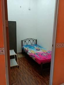 Bilik di 2nd flr, Jalan Nusaria 11/4, Gelang Patah, foto 4