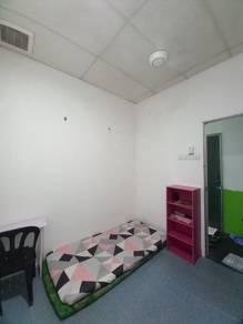 Bilik di 2nd flr, Jalan Nusaria 11/4, Gelang Patah, foto 1