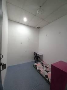 Bilik di 2nd flr, Jalan Nusaria 11/4, Gelang Patah, foto 2