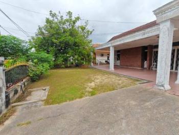 Bungalow at TAMAN PAROI JAYA, Paroi, photo 3