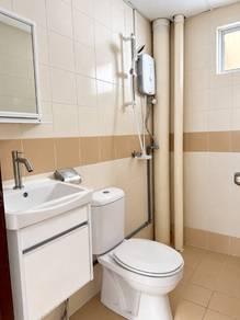 Bathroom – Condominium at Puncak Banyan, Cheras, photo 8