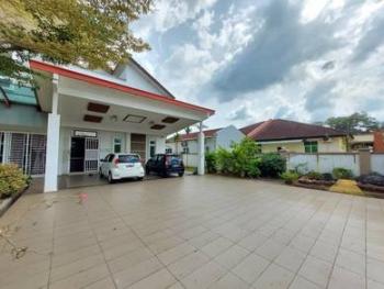Bungalow at Taman Saujana Indah, Bukit Katil, photo 2