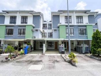 Park Villa Bandar Bukit Puchong 2, Puchong的联排别墅，照片1
