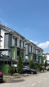 Park Villa Bandar Bukit Puchong 2, Puchong的联排别墅，照片3