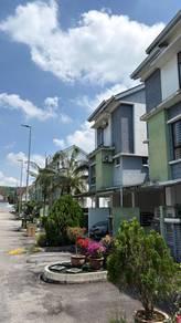 Park Villa Bandar Bukit Puchong 2, Puchong的联排别墅，照片2
