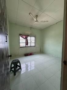 Taman gaya, Ulu Tiram的平层住宅，照片8