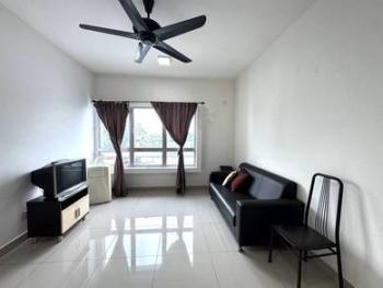 Ruang tamu & makan – Apartmen di Idaman Residence, Iskandar Puteri, foto 2