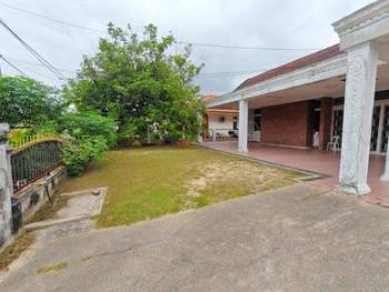 Bungalow at Taman Paroi Jaya, Paroi, photo 3