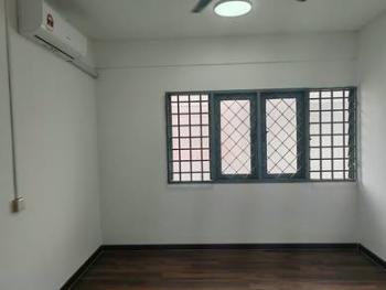 卧室 – Jalan Nila, Johor Bahru的房屋，照片5