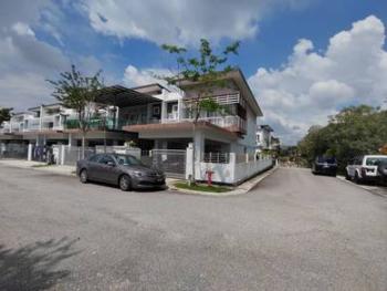 House at LAMAN AZALEA, Nilai, photo 1
