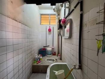 Bathroom – Apartment at Jalan Bukit Idaman, Selayang, photo 9